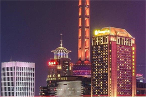 点燃 __ ：上海的龙舟比赛盛况